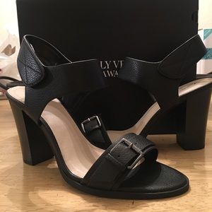 BRAND NEW Simply Vera Vera Strap Sandals